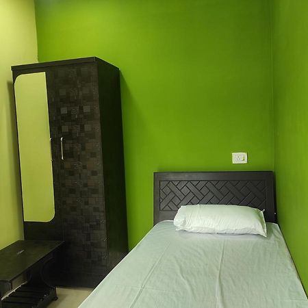 Hotel Sk Lodge Near Guwahati Airport Bagian luar foto