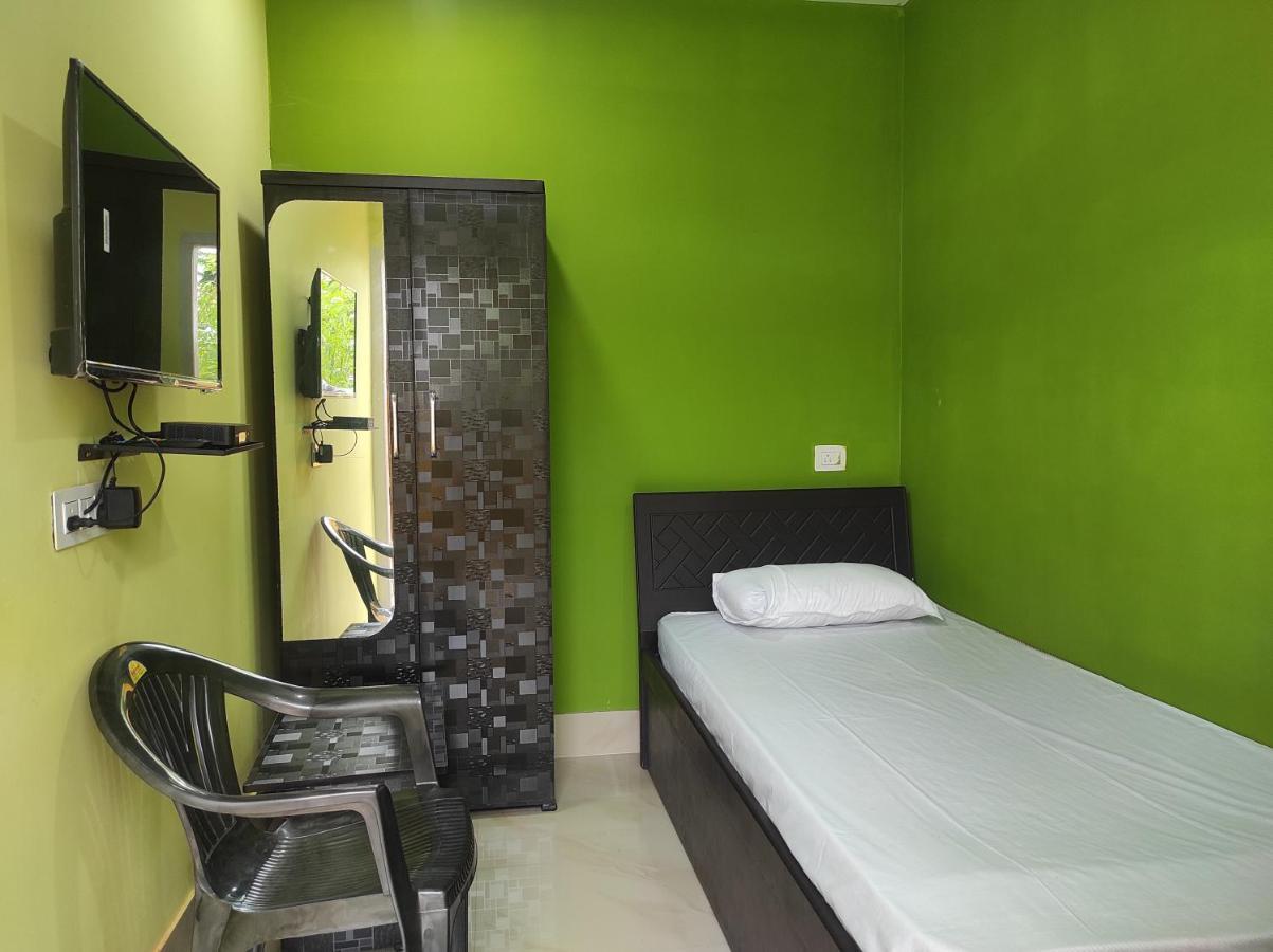 Hotel Sk Lodge Near Guwahati Airport Bagian luar foto
