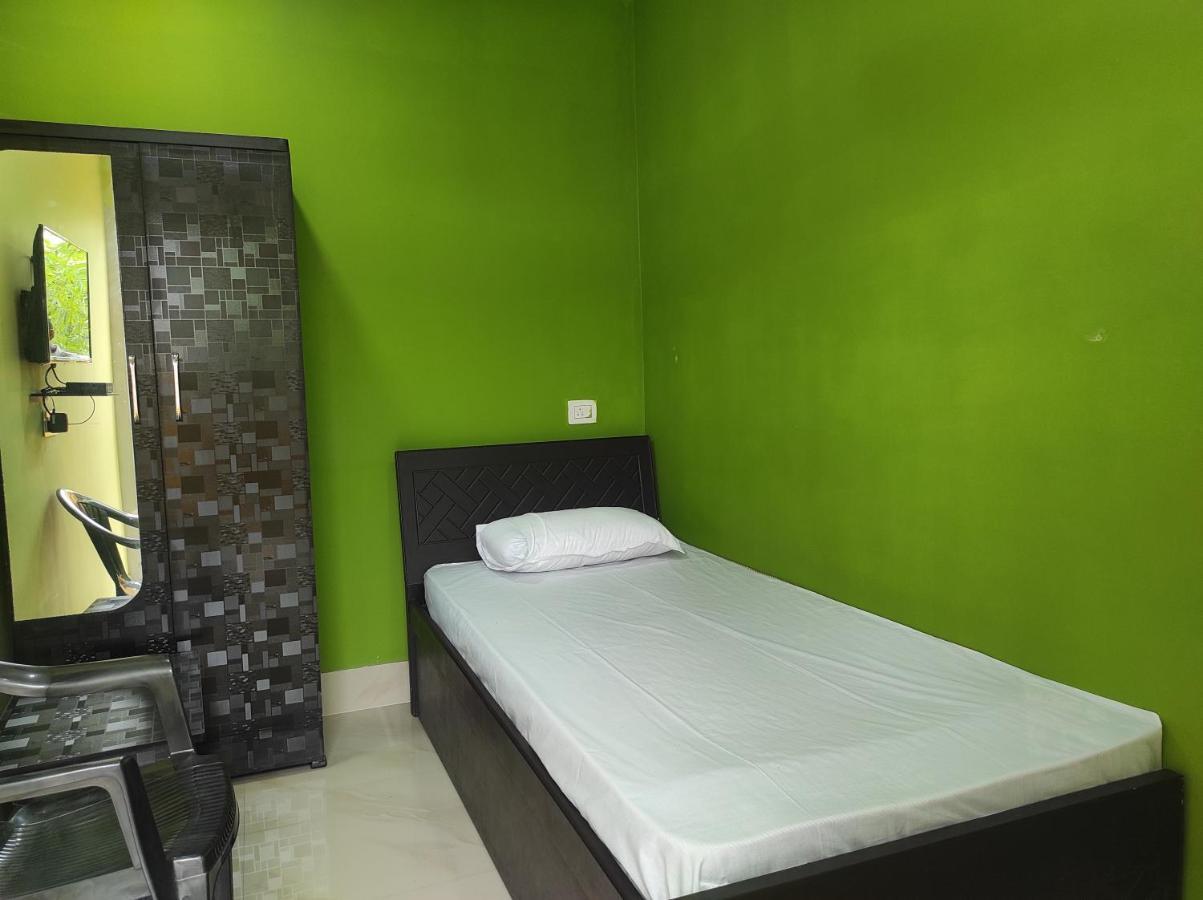 Hotel Sk Lodge Near Guwahati Airport Bagian luar foto