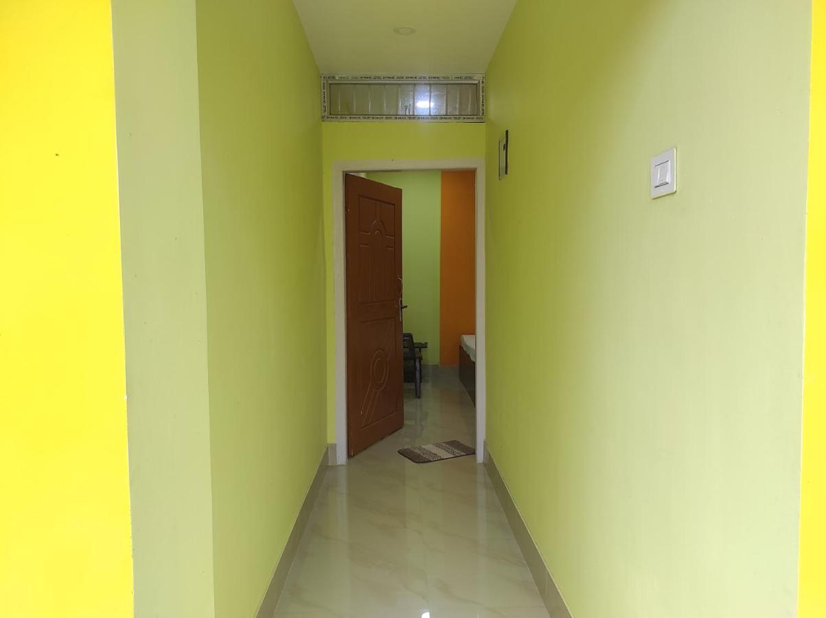 Hotel Sk Lodge Near Guwahati Airport Bagian luar foto